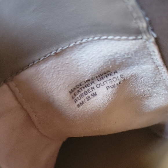 Michael Kors Women's Tan Suede Ankle Boots size 8 - Picture 7 of 9